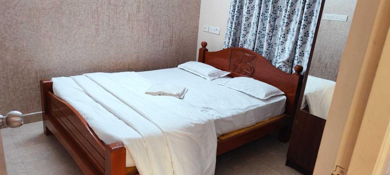 Spot On Sri Krish Hotel Vellore Dış mekan fotoğraf